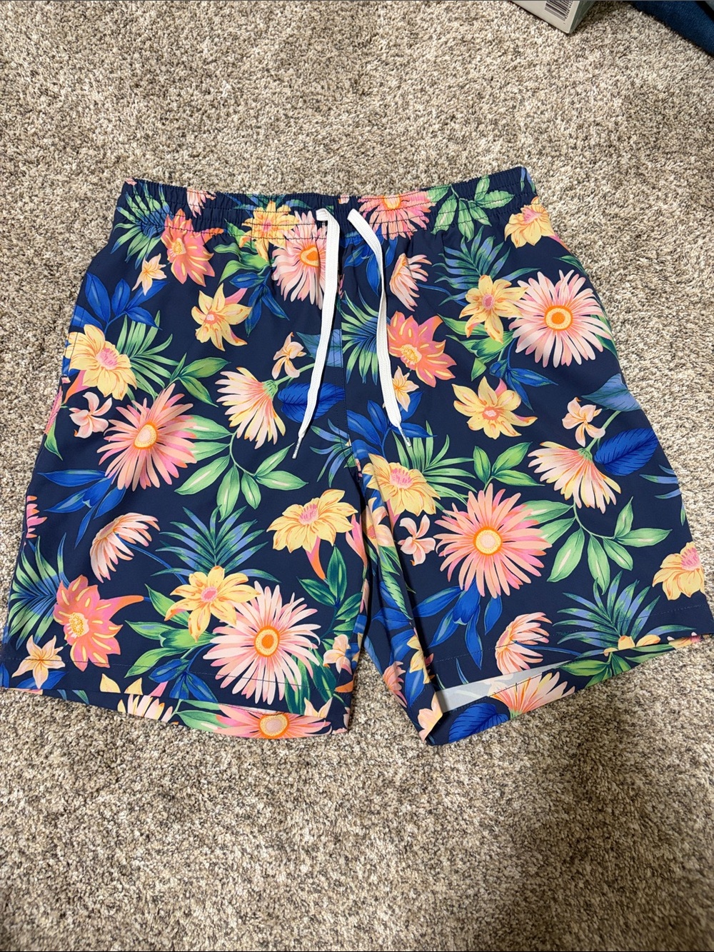 chubbies Men’s Classic 7” Swim Trunks - Big Bloomers NWOT